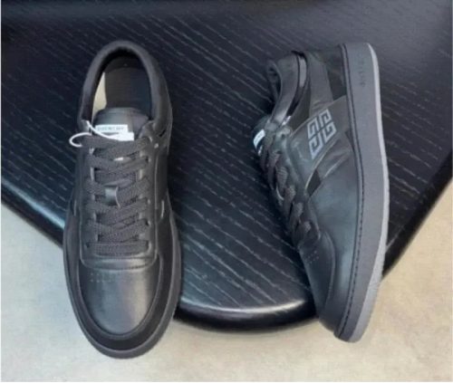 Givenchy G4 Low Top Sneakers Black