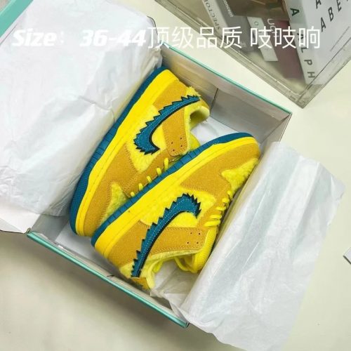 Nike Dunk Low SB Grateful Dead Bears Chunky Sneakers Yellow and Blue