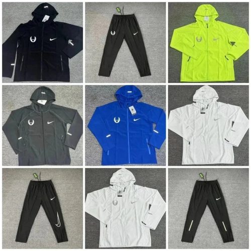 Nike Windrunner Lightweight Sporty Windbreaker Jacket Multicolor