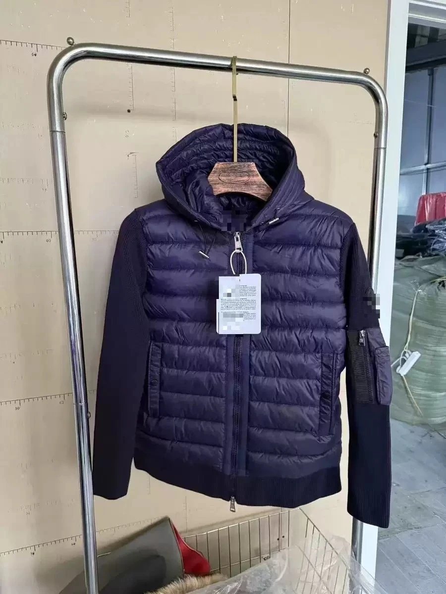 Moncler藏青色连帽 Moncler藏青色连帽