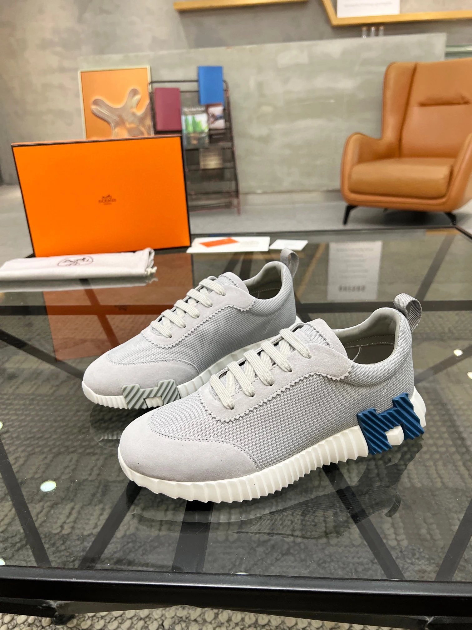 9 9