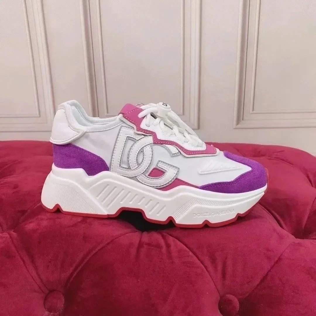 3 3