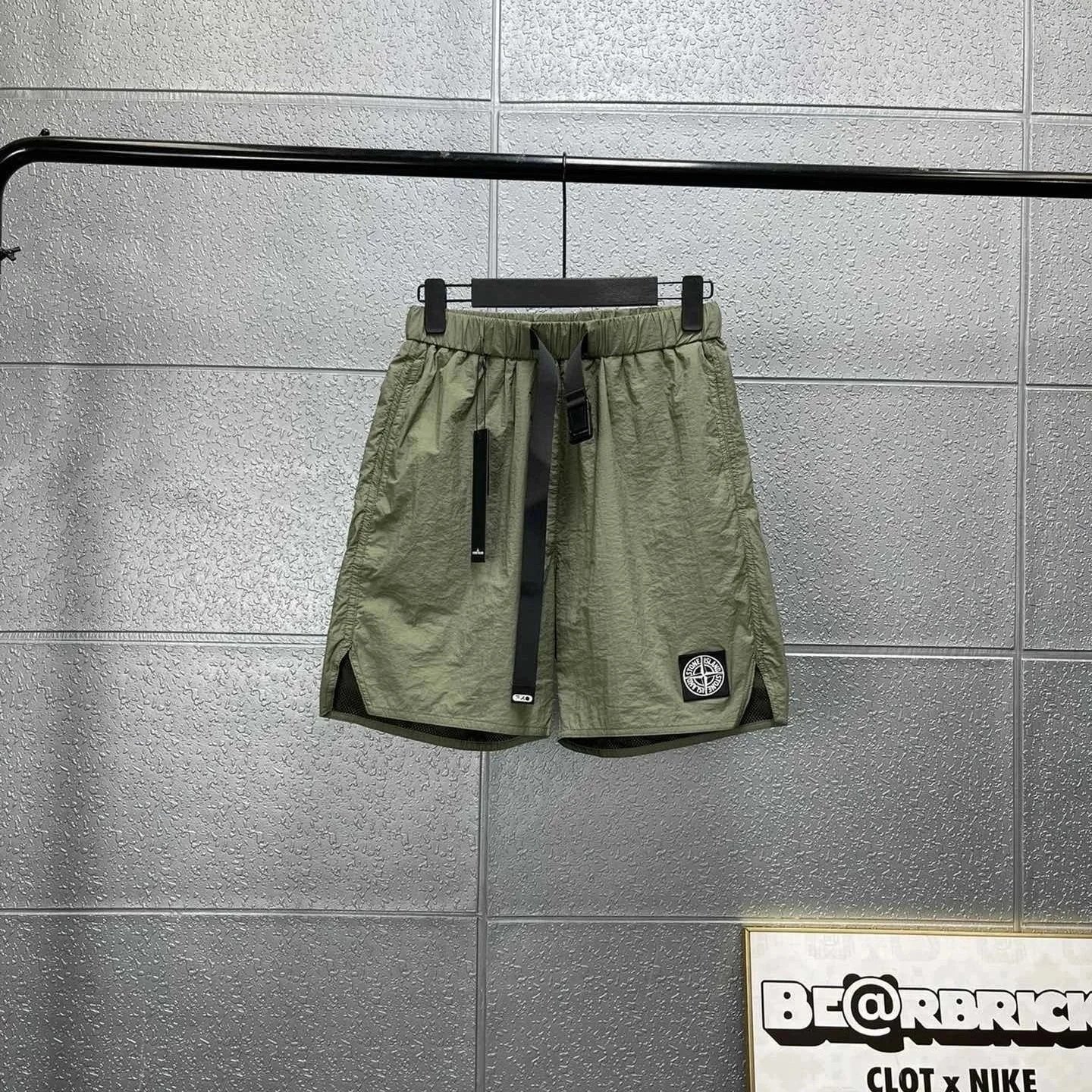 8 8