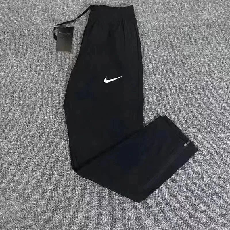 32 32