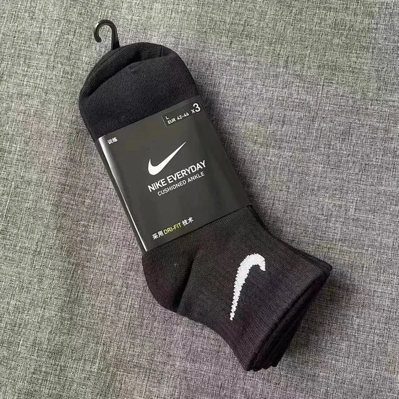 Nike 中筒 3双黑色 Nike 中筒 3双黑色