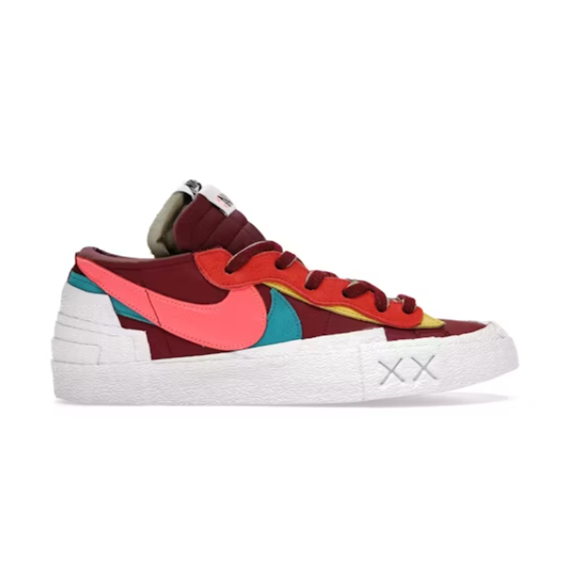 sacai KAWS Red DM7901-600 sacai KAWS Red DM7901-600