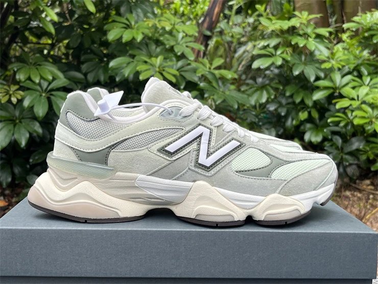 22 22