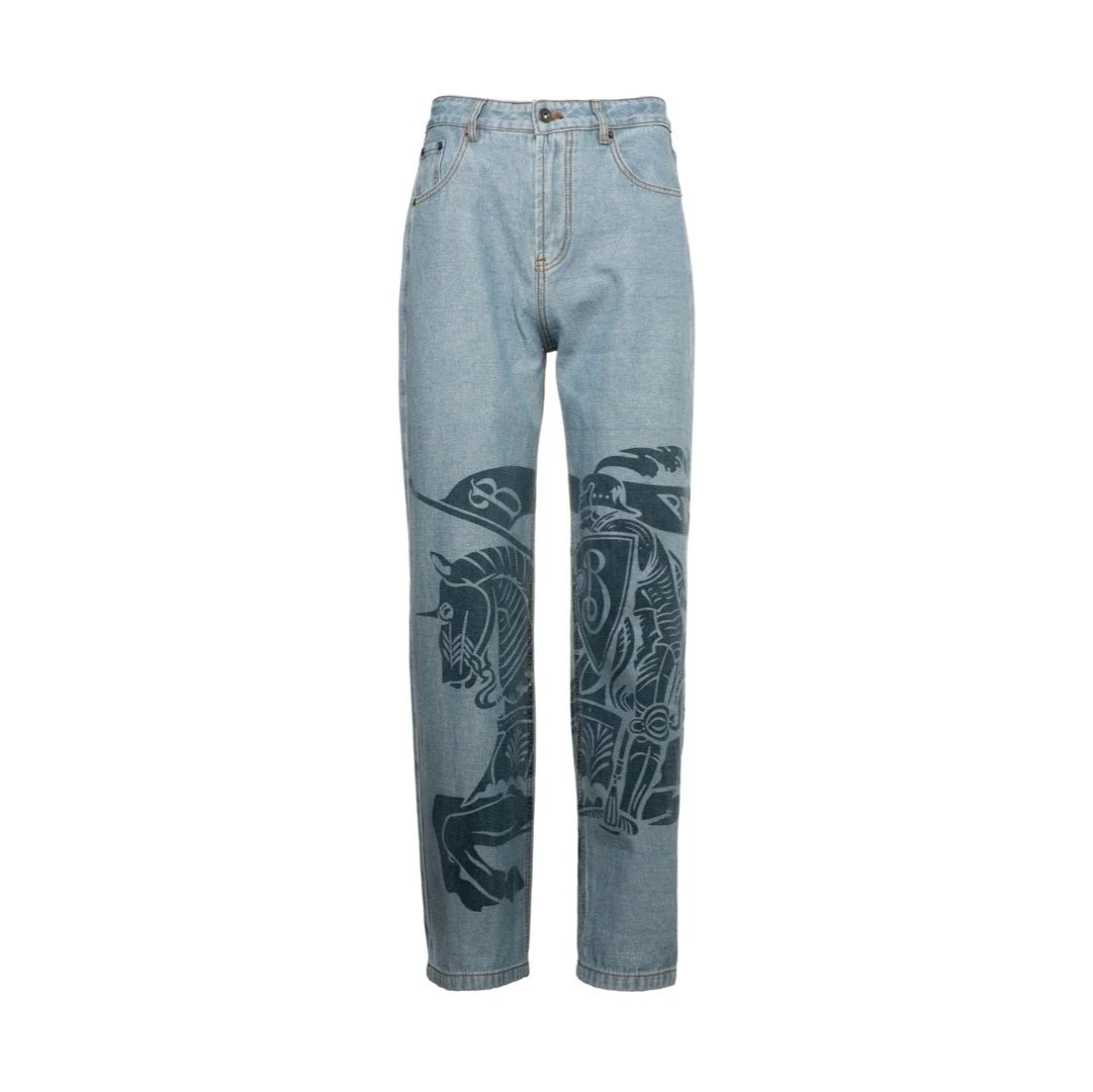 3 3