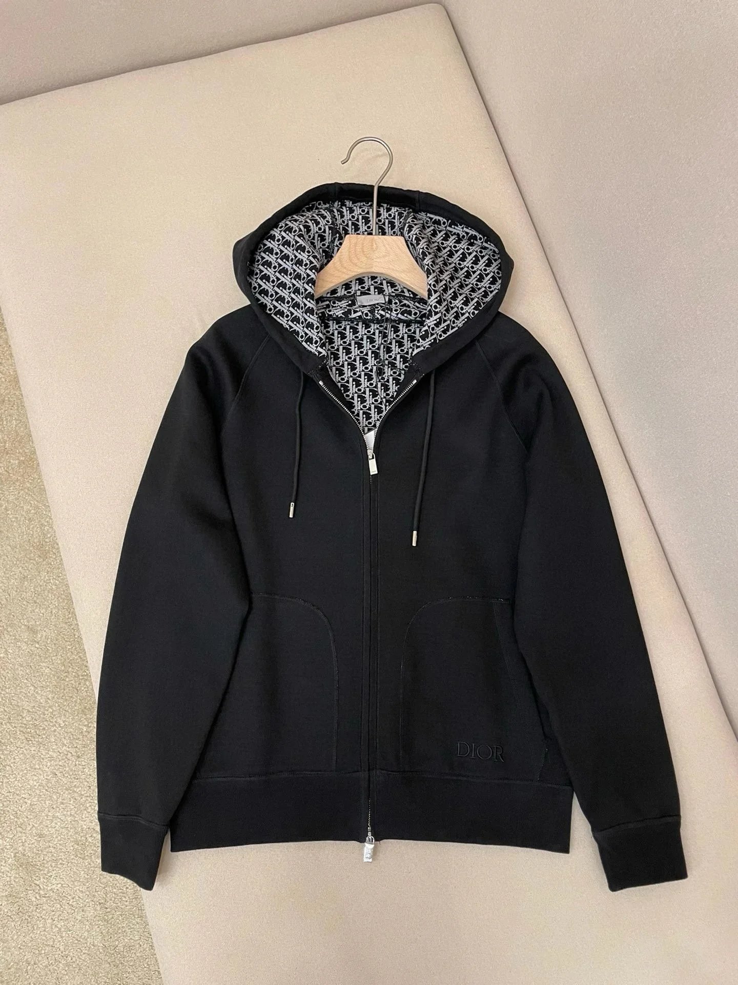 黑色 黑色