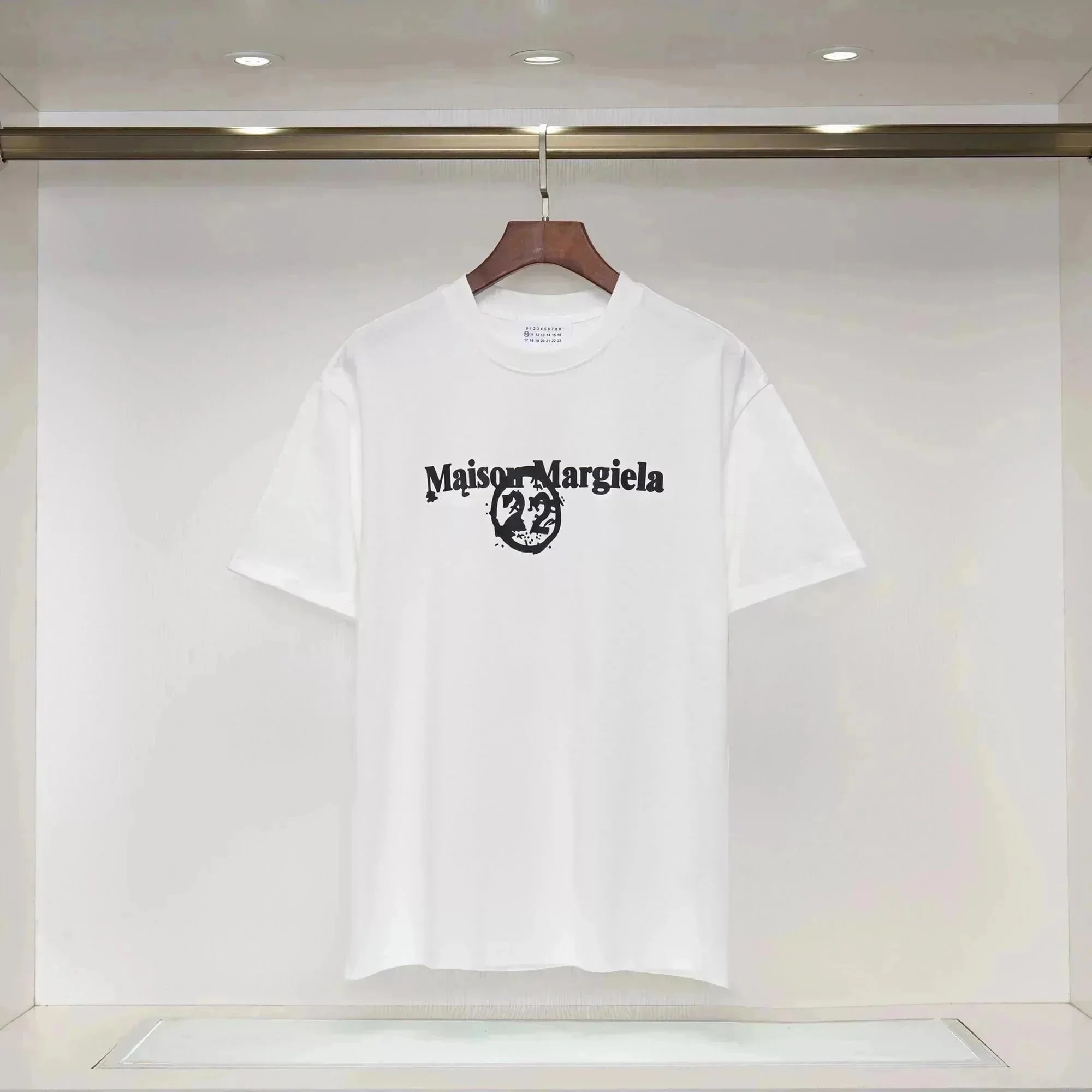 白色22字母005 白色22字母005