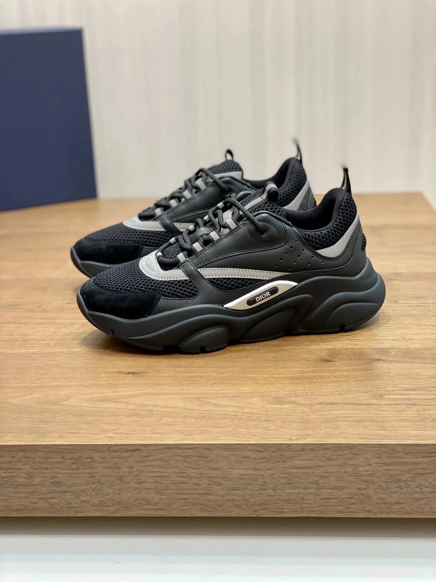 06 06