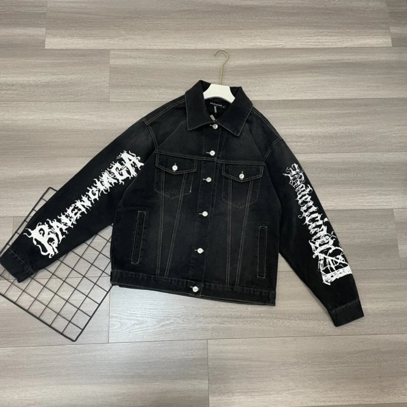 702 702