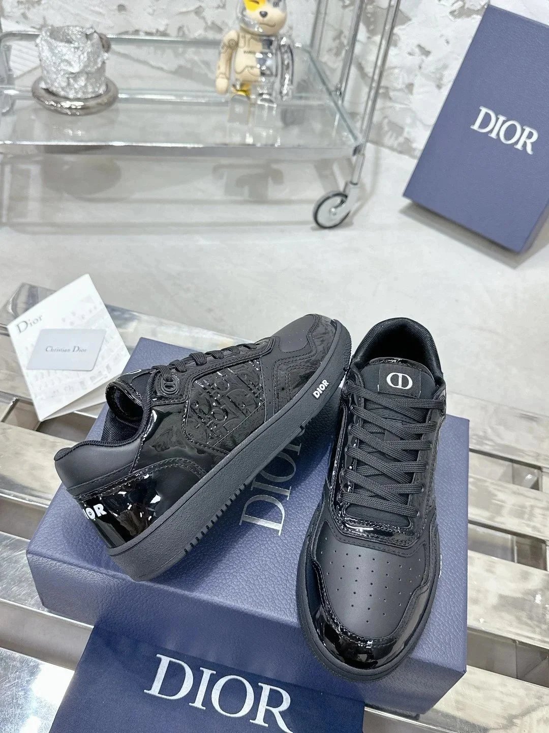 3 3