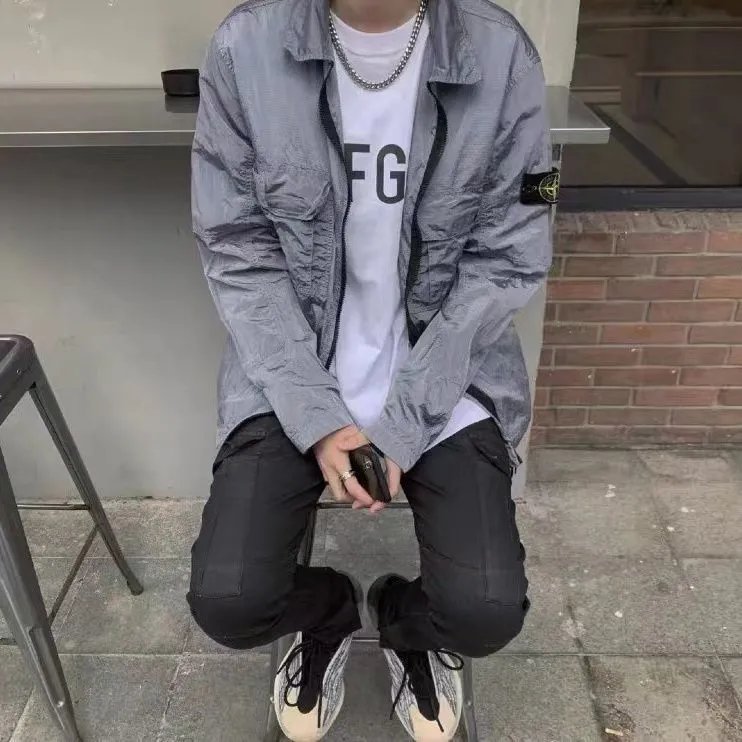 灰色 灰色