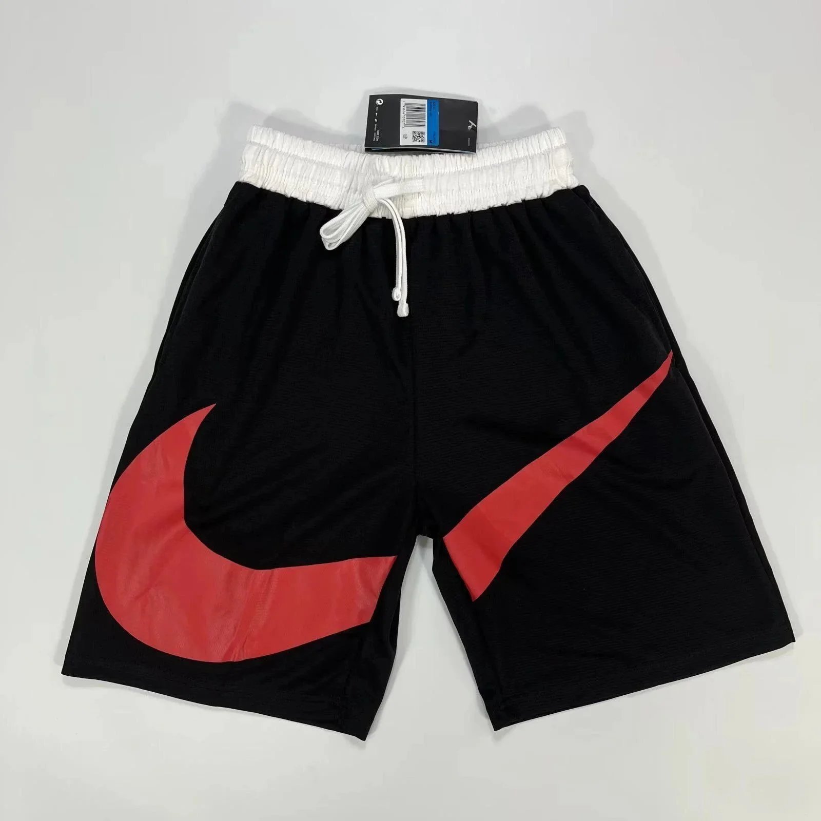 黑色红大nk短裤 黑色红大nk短裤