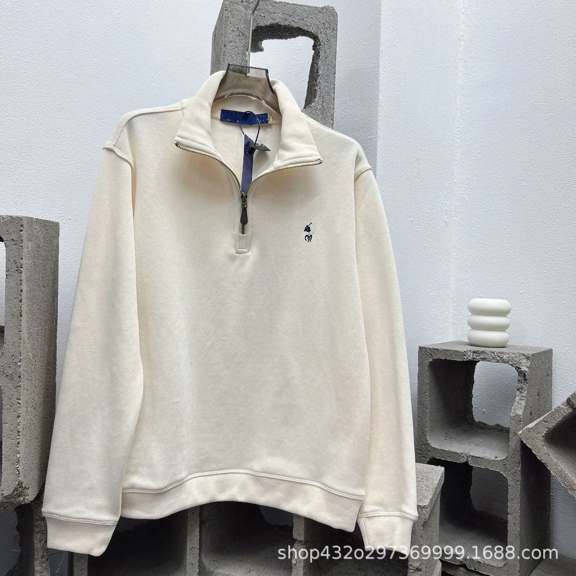 米白色 米白色