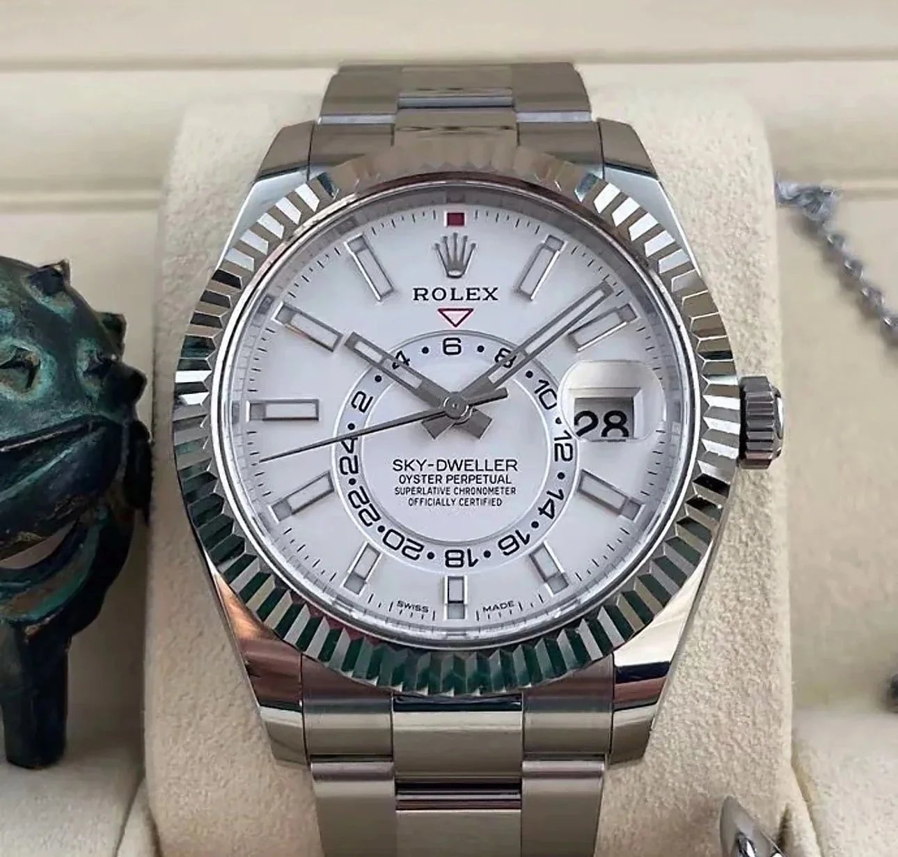 32 32