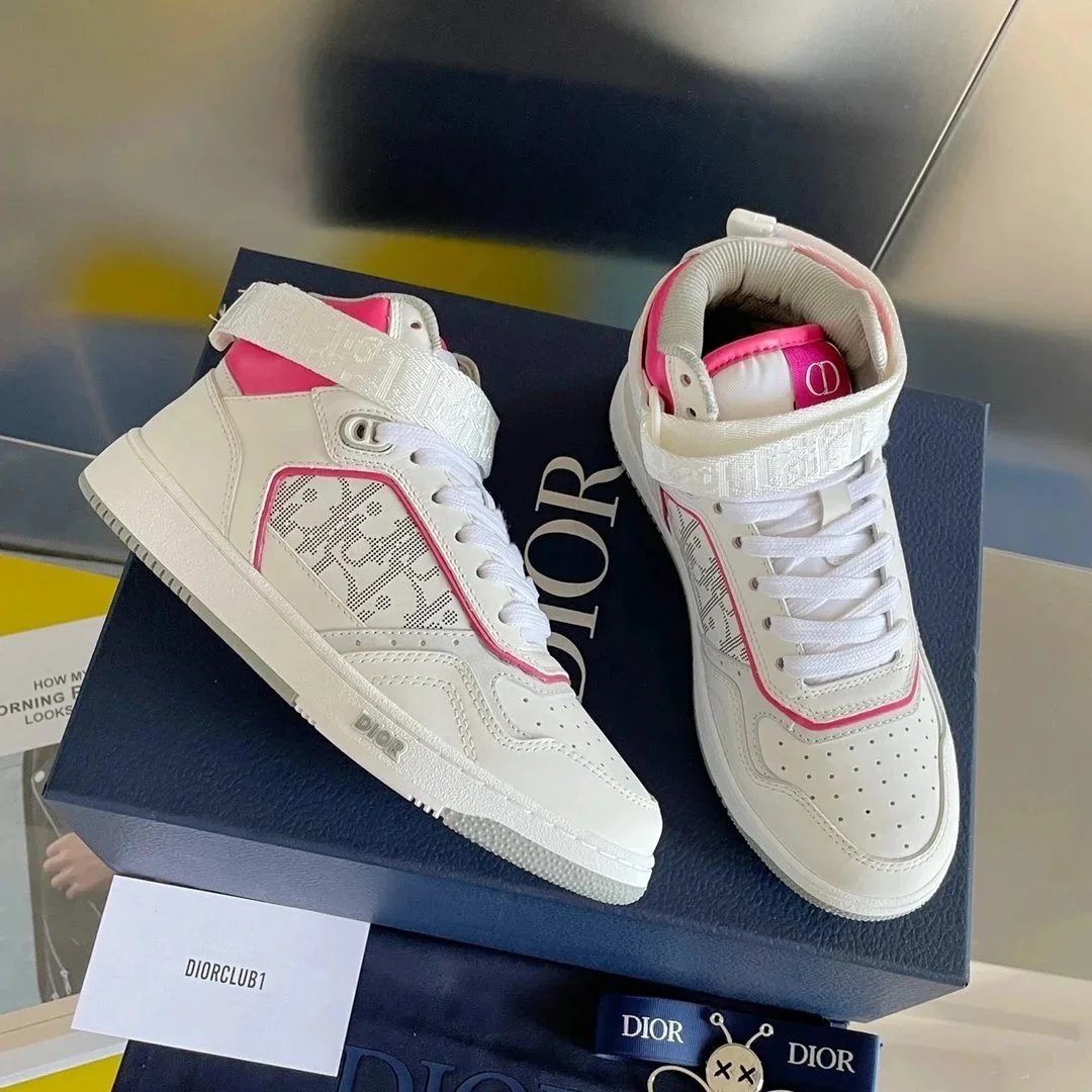 9 9