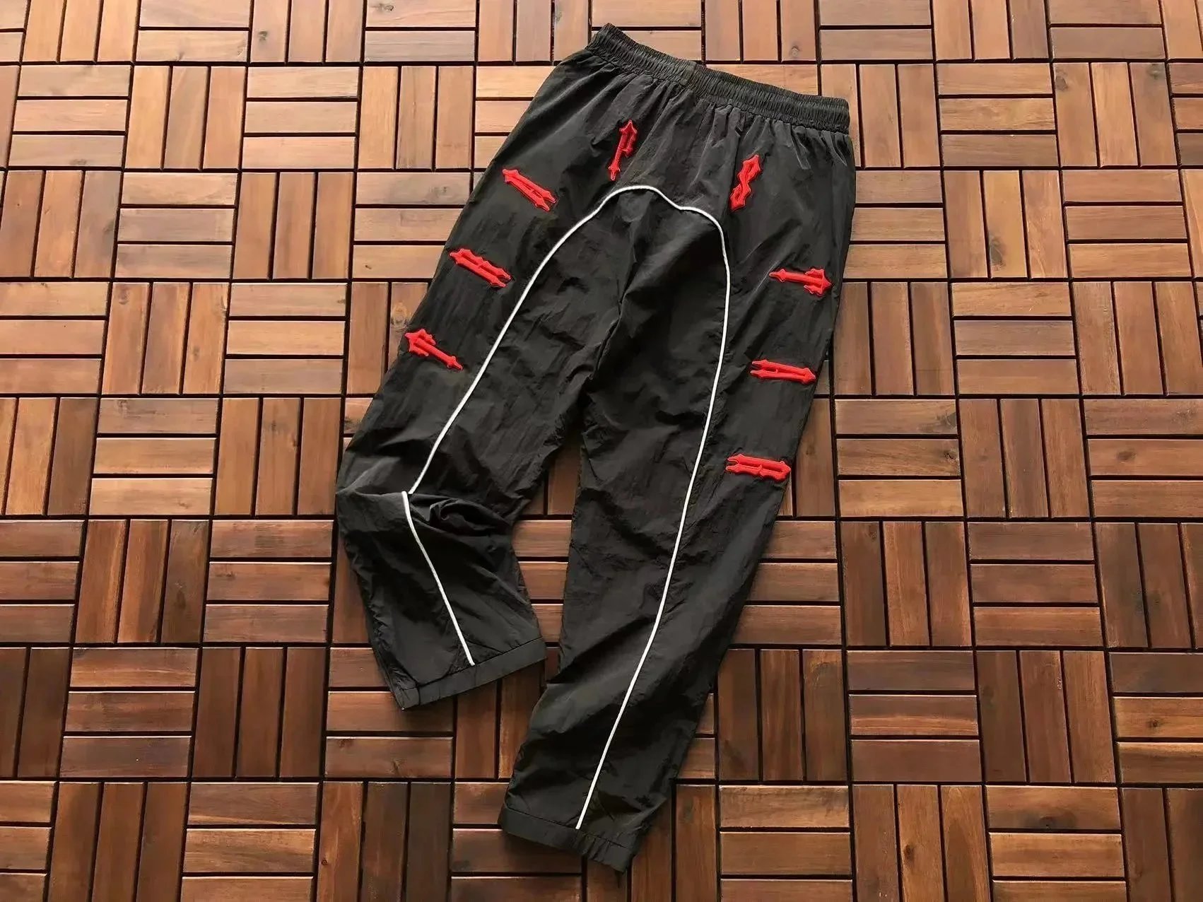 9 9