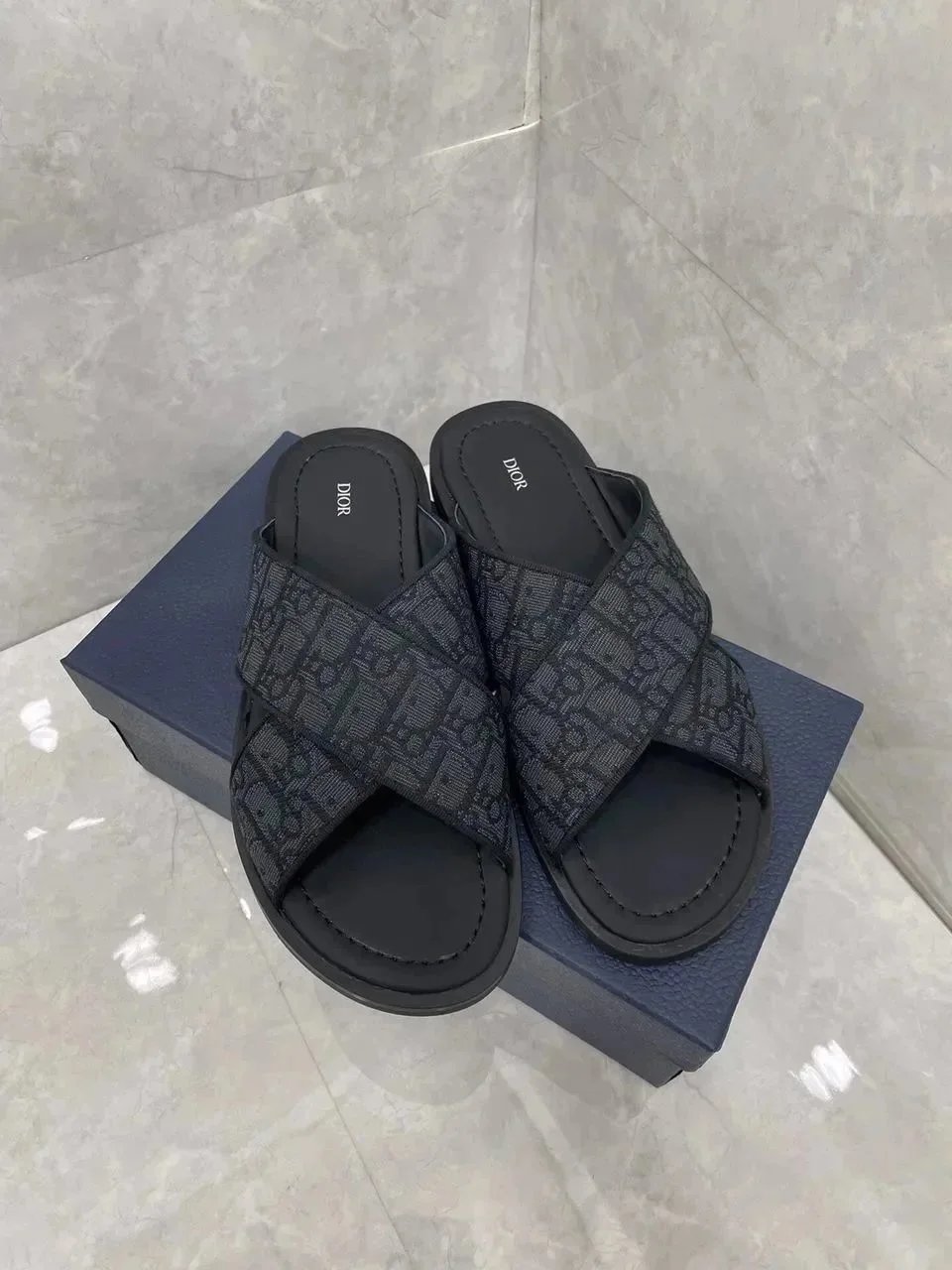 黑色 黑色