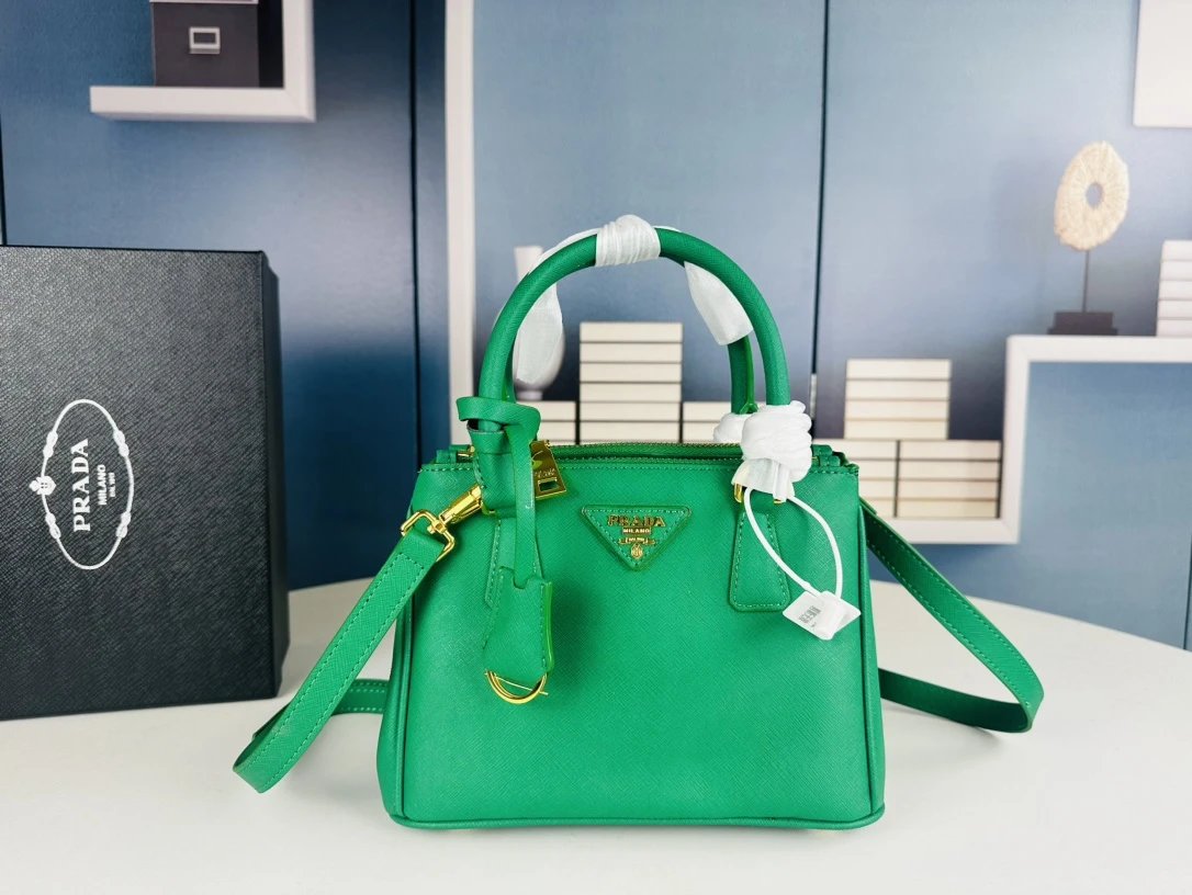 4 4