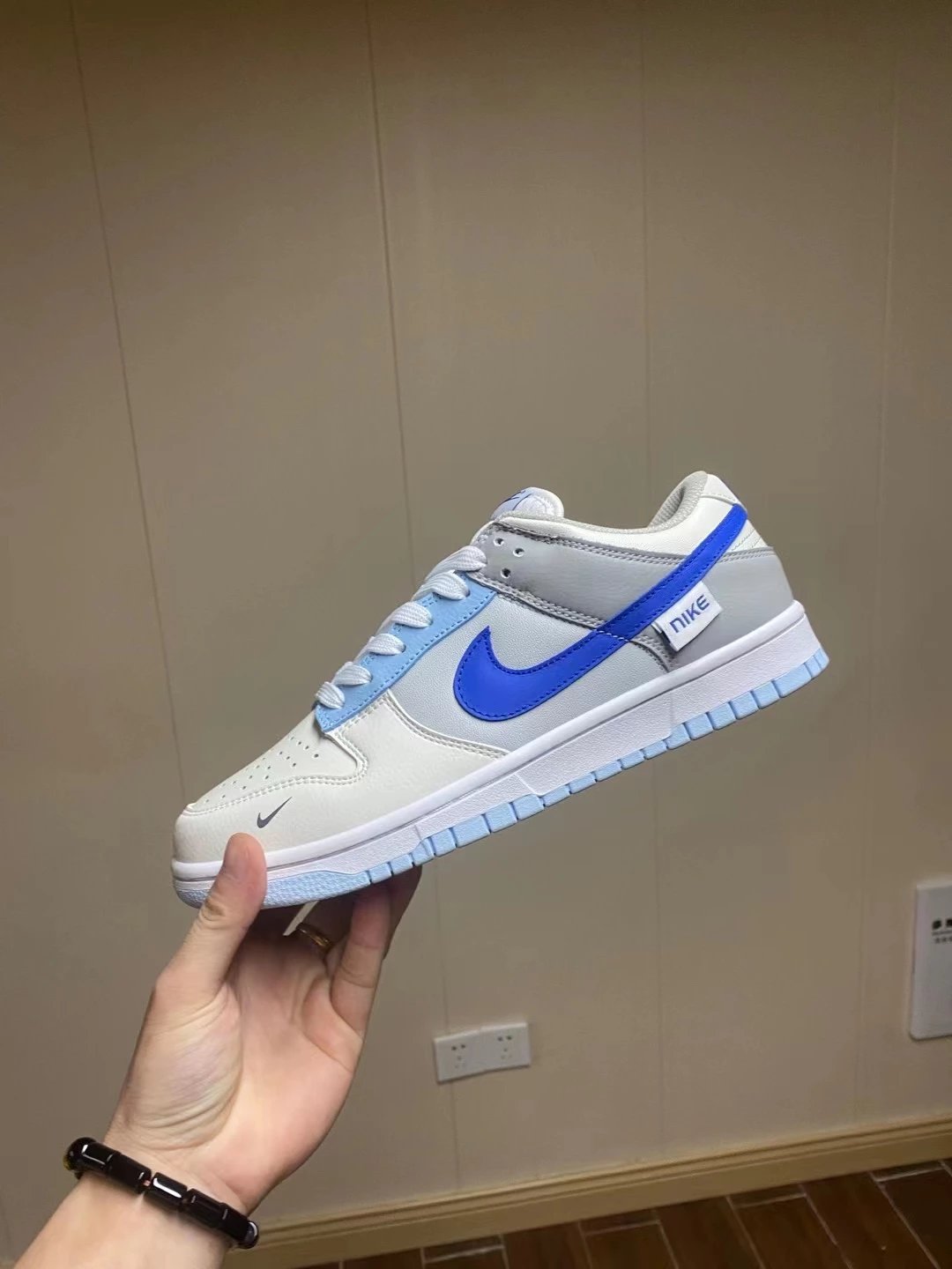 6 6