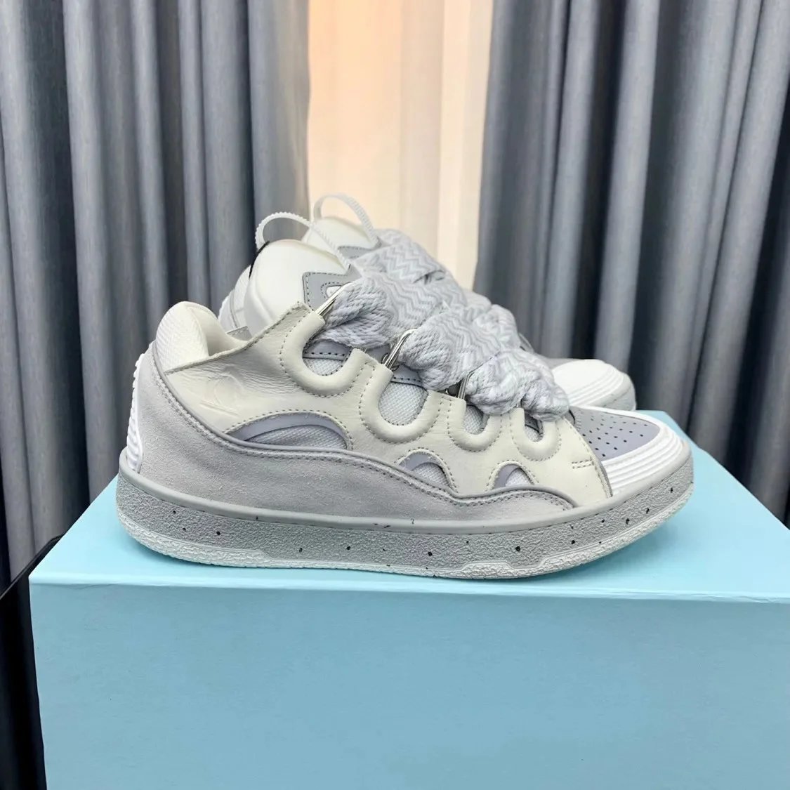 02 02