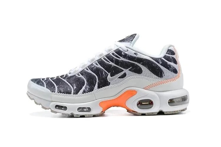 9 9