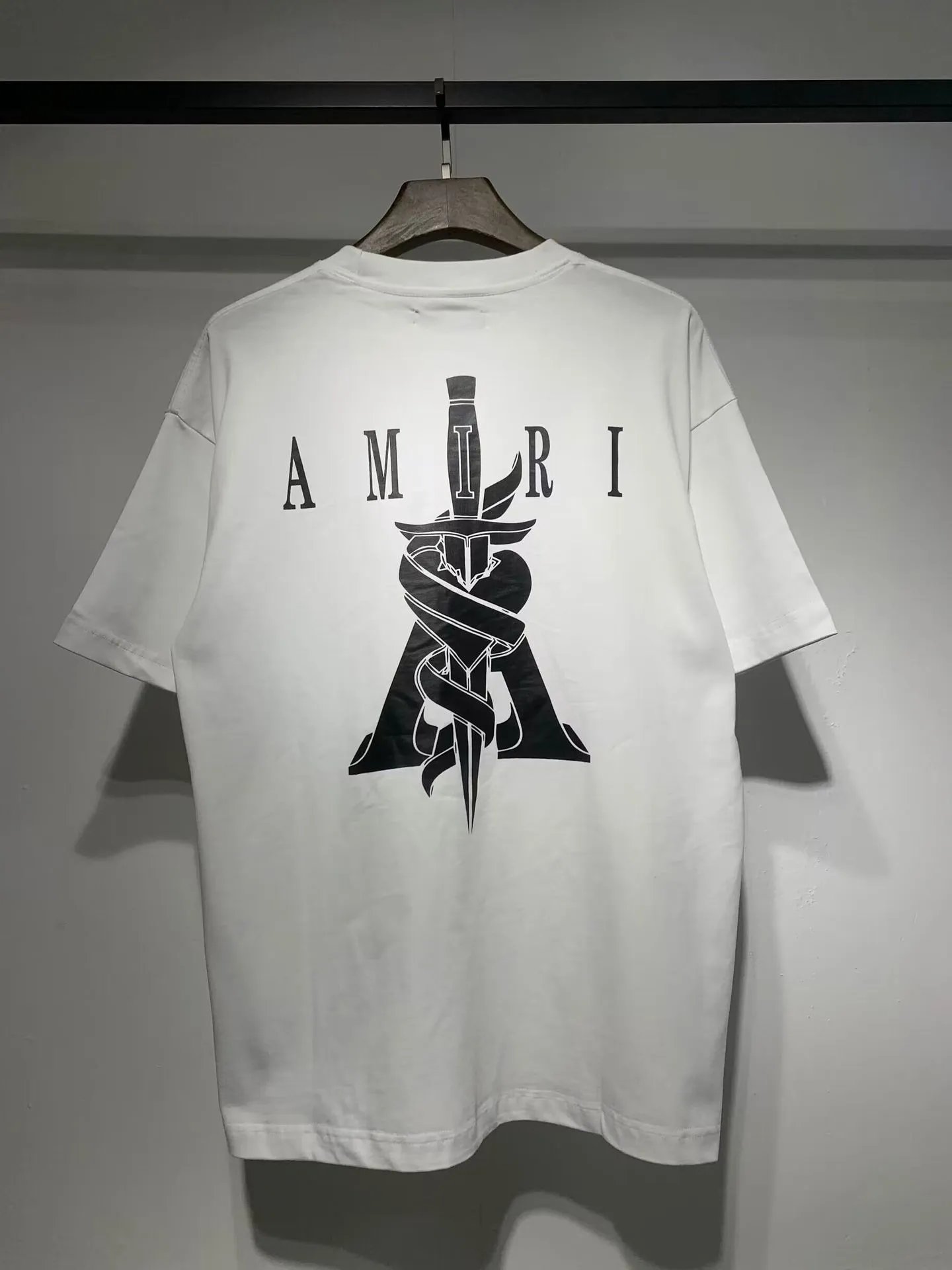 667白色