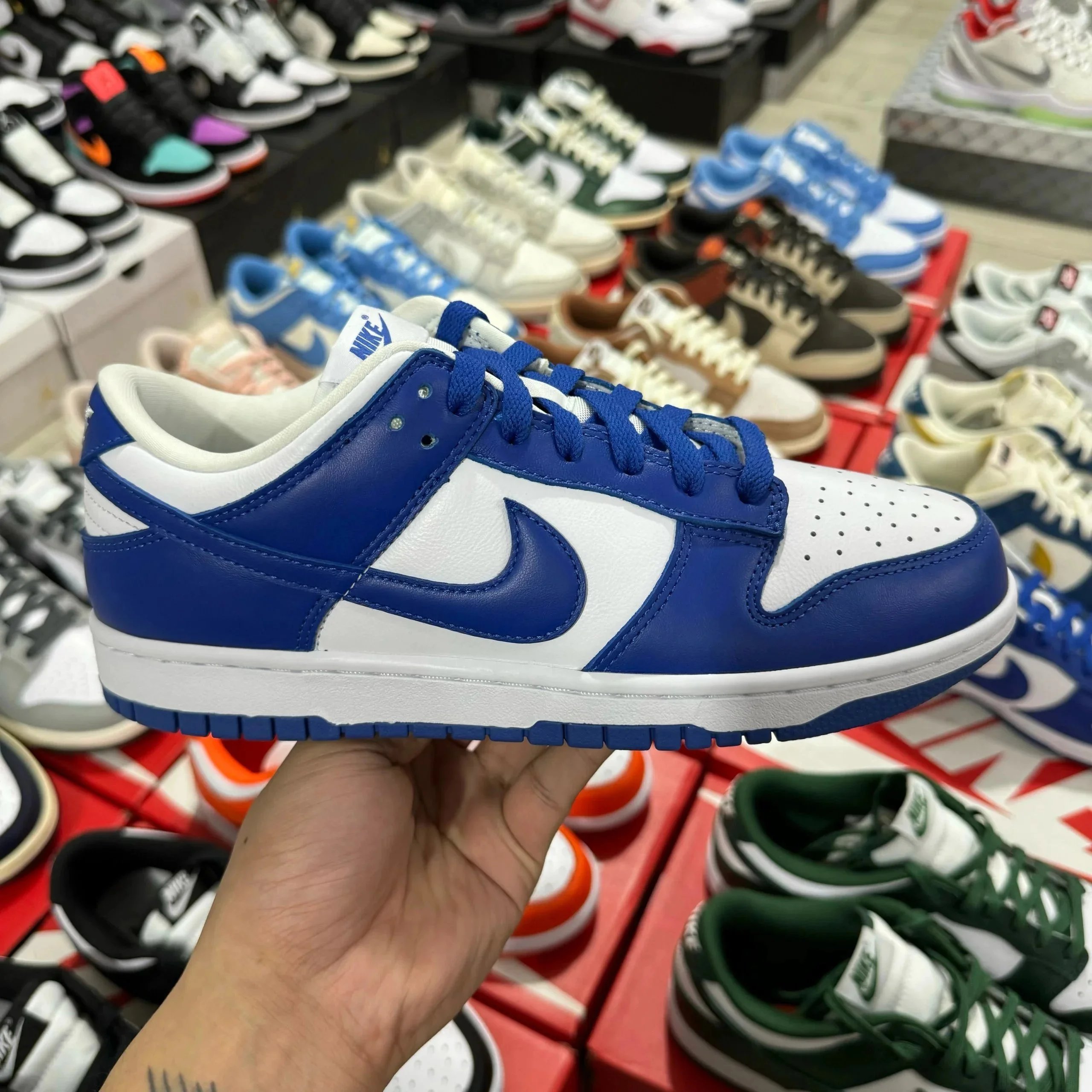 天空白蓝