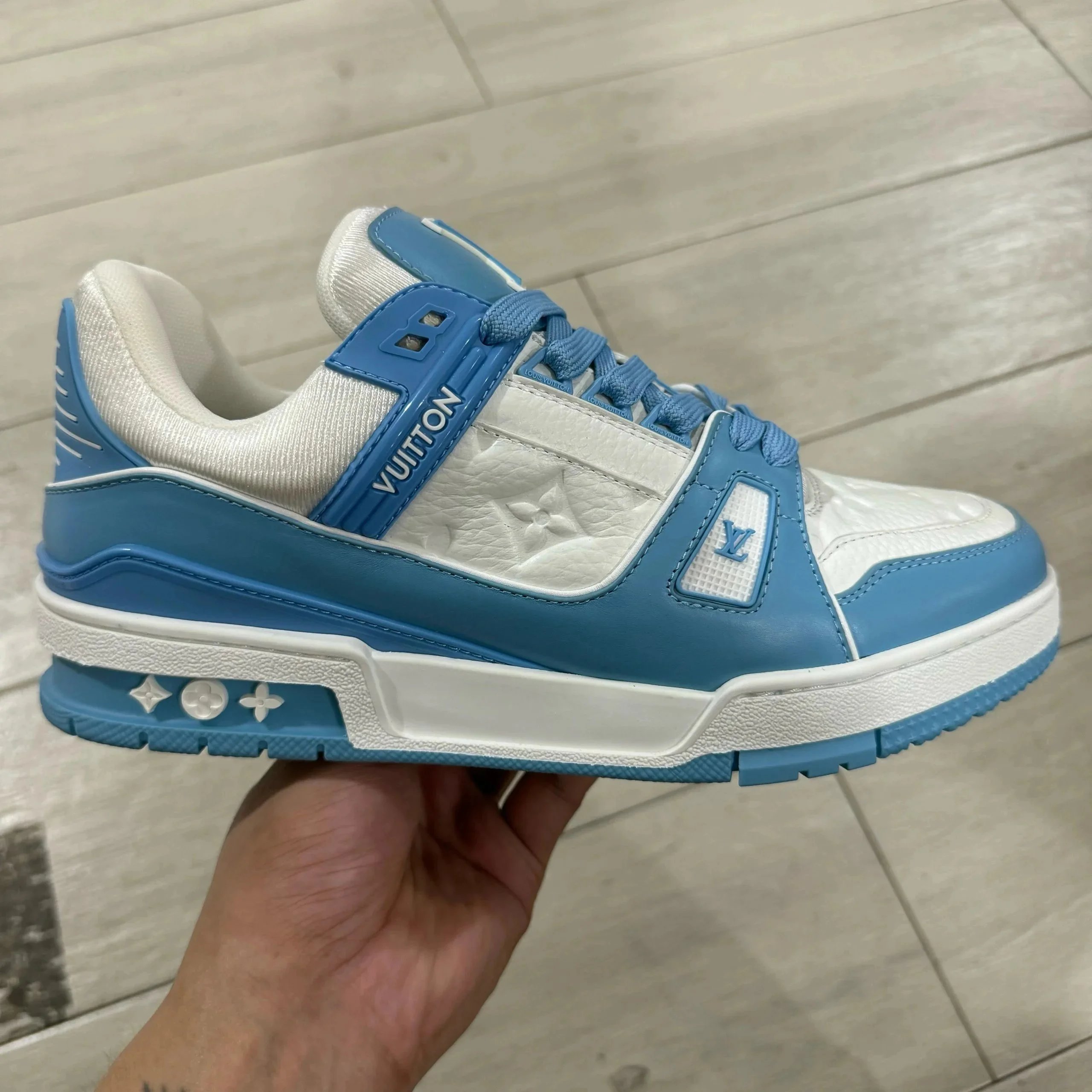 天空蓝