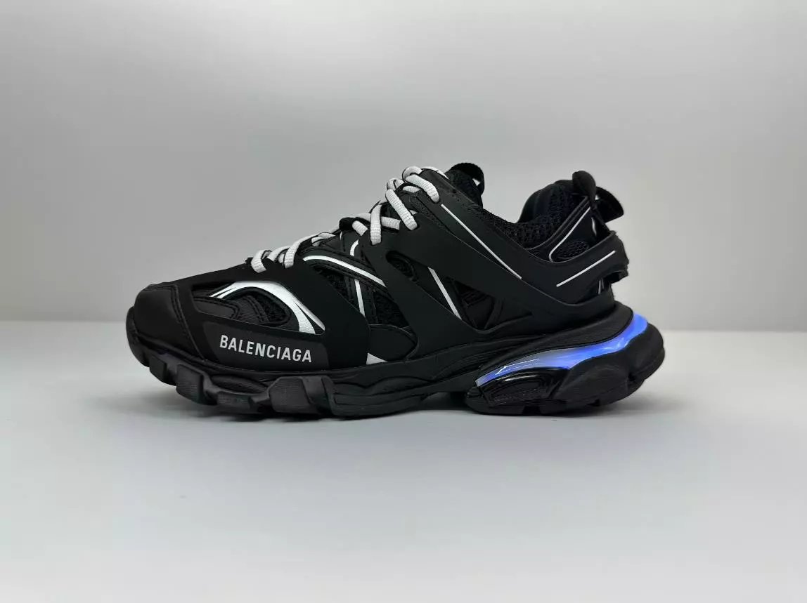 103-6 Black and White 35-46