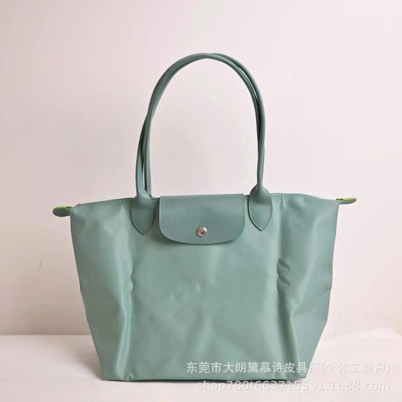P65周年湖蓝色
