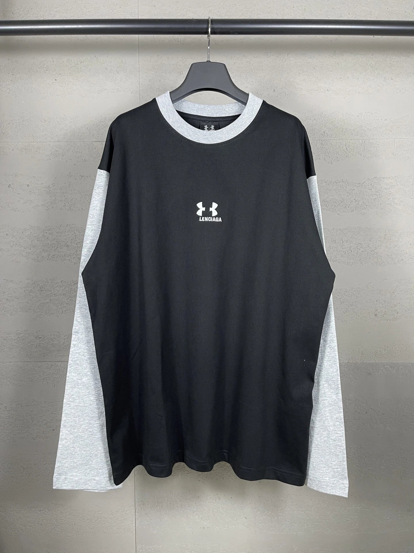 黑色
