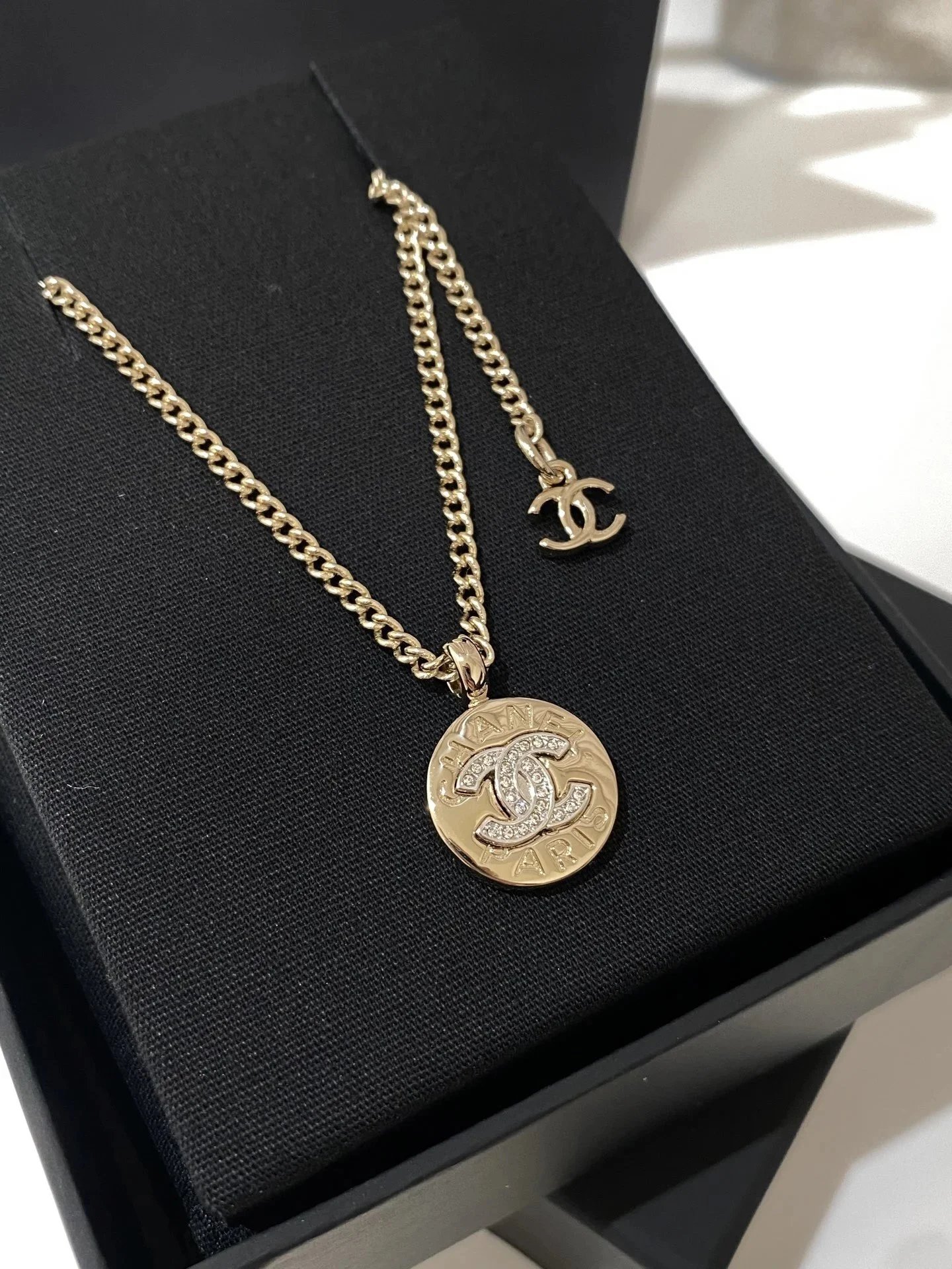 1浅金色 金银拼色圆形项链