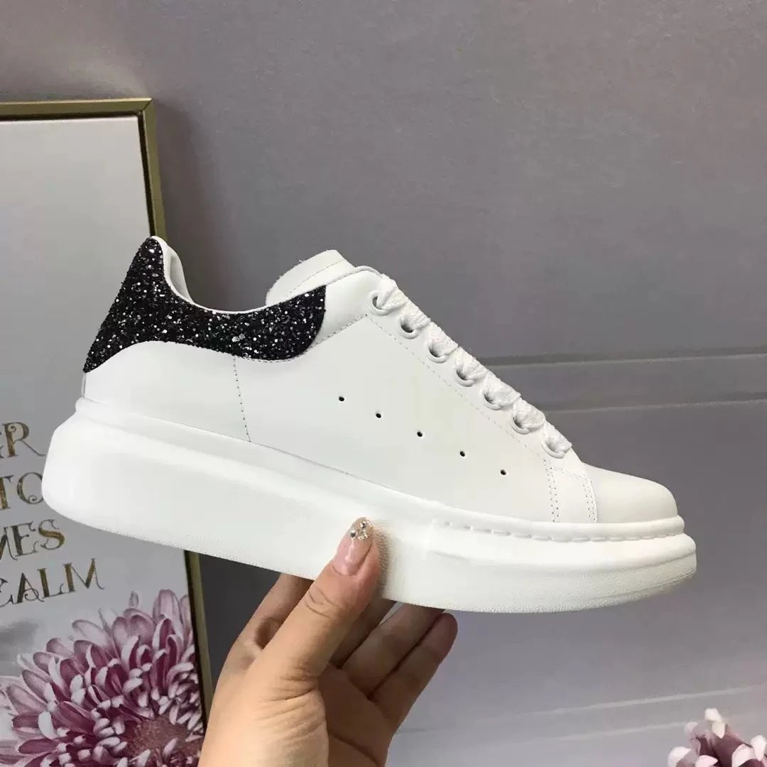亮片黑尾