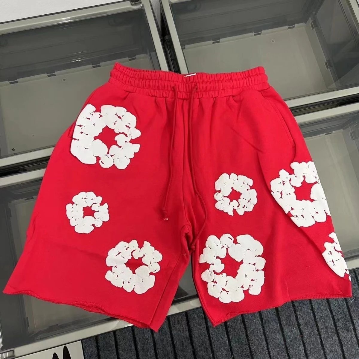 红色短裤