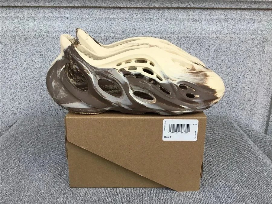 15米色暗紫拖鞋
