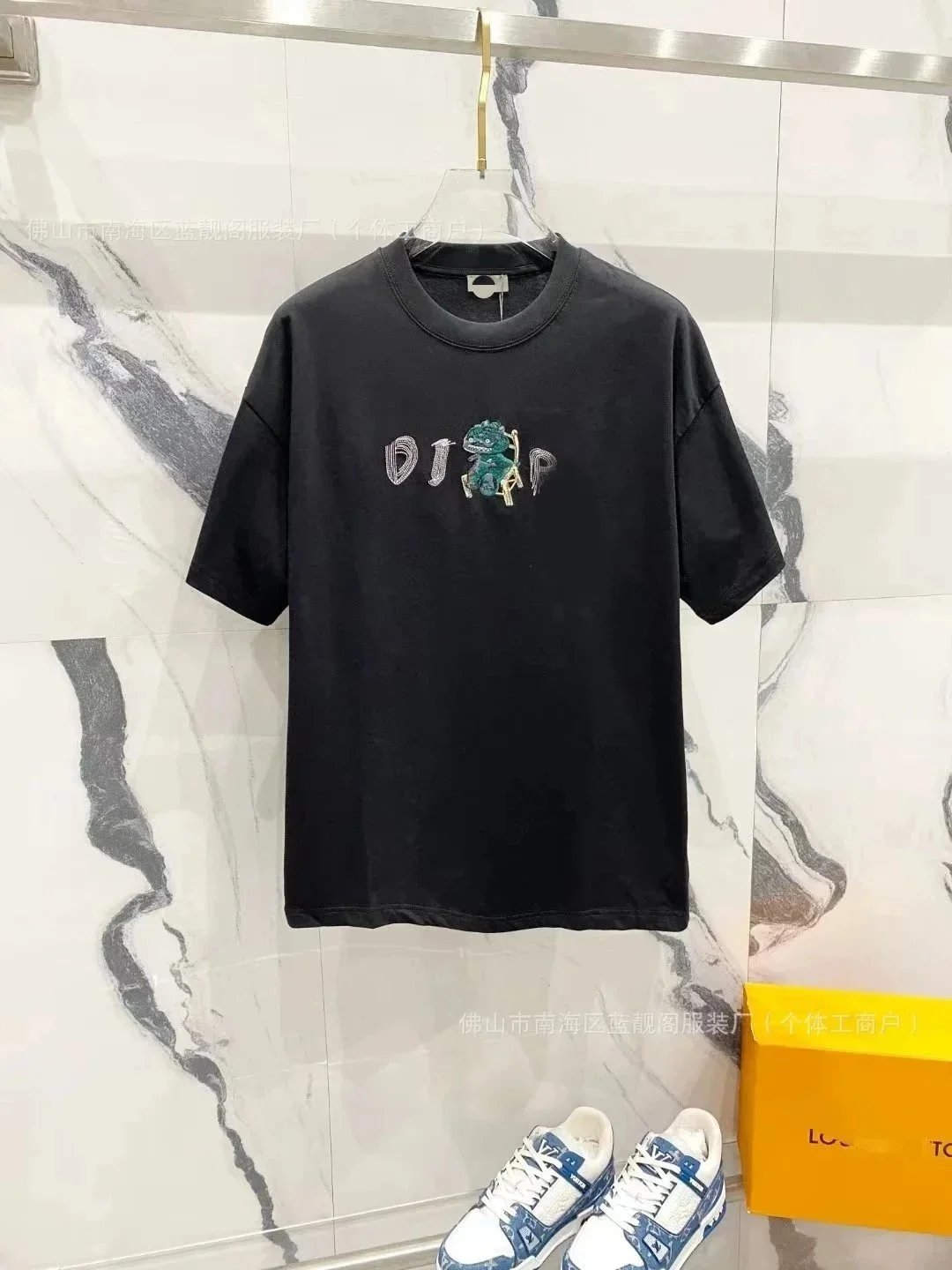 D04黑色