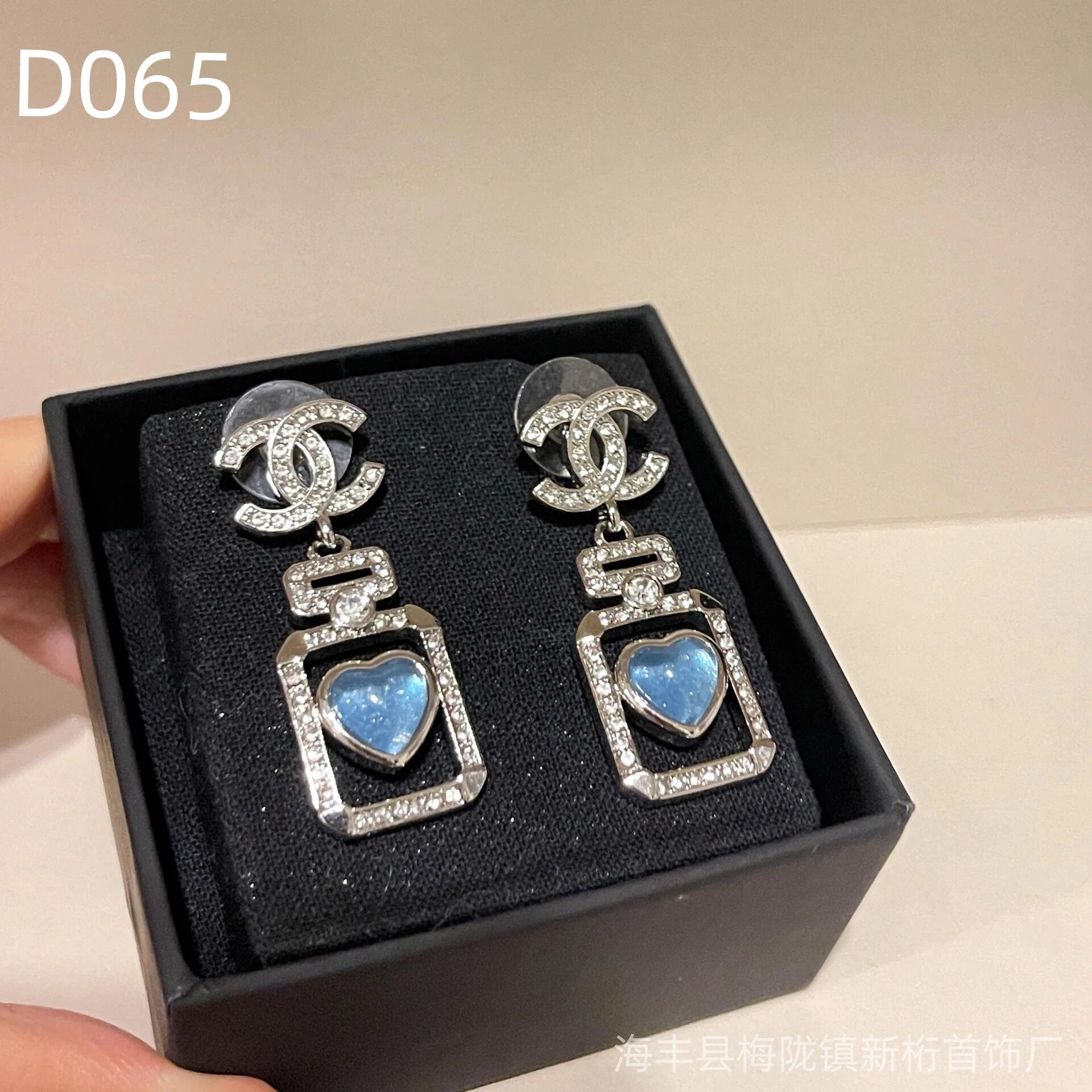 D065