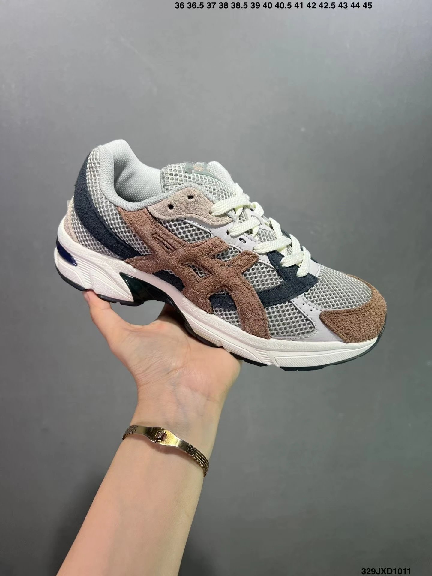 灰棕