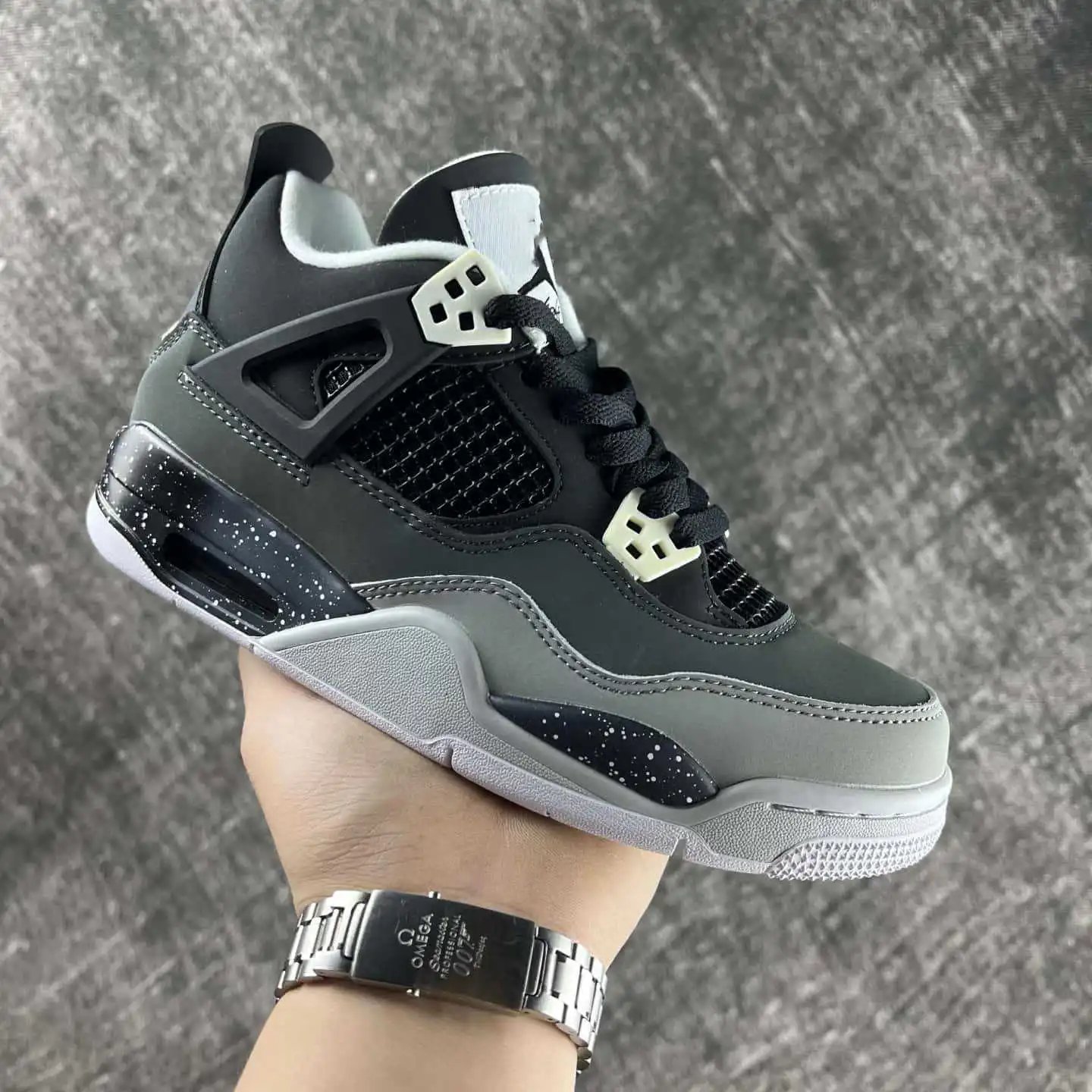 aj4外贸款-恐惧