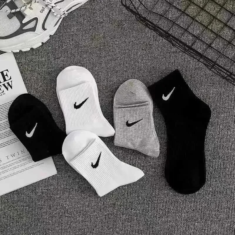 3 pairs【2white+1black】