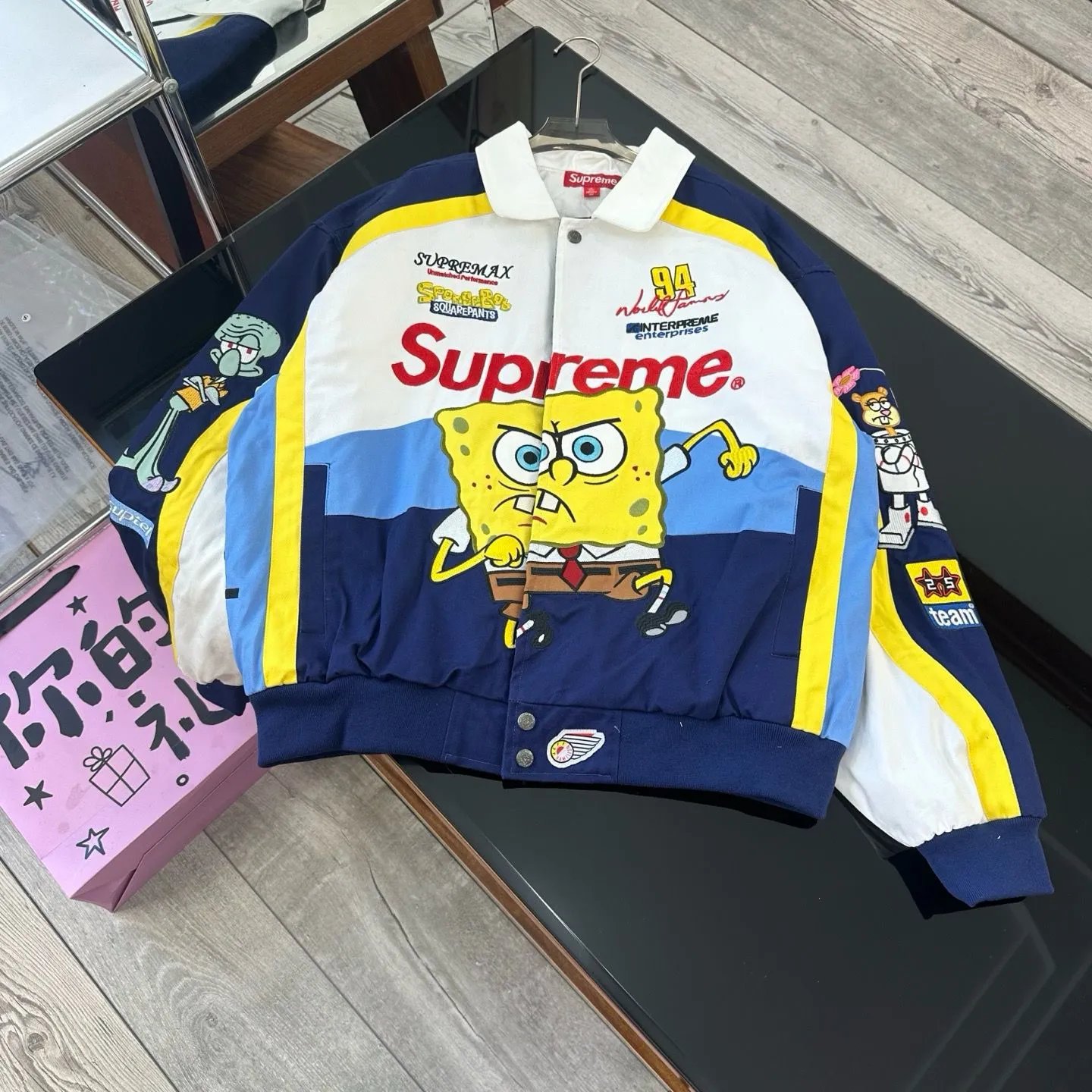 白色 白色