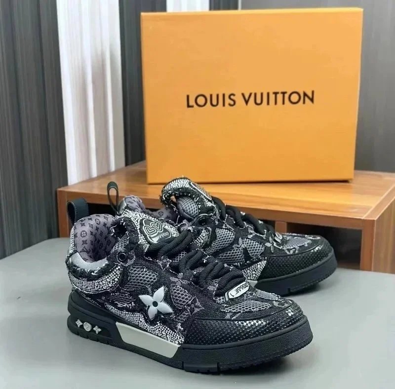 9 9