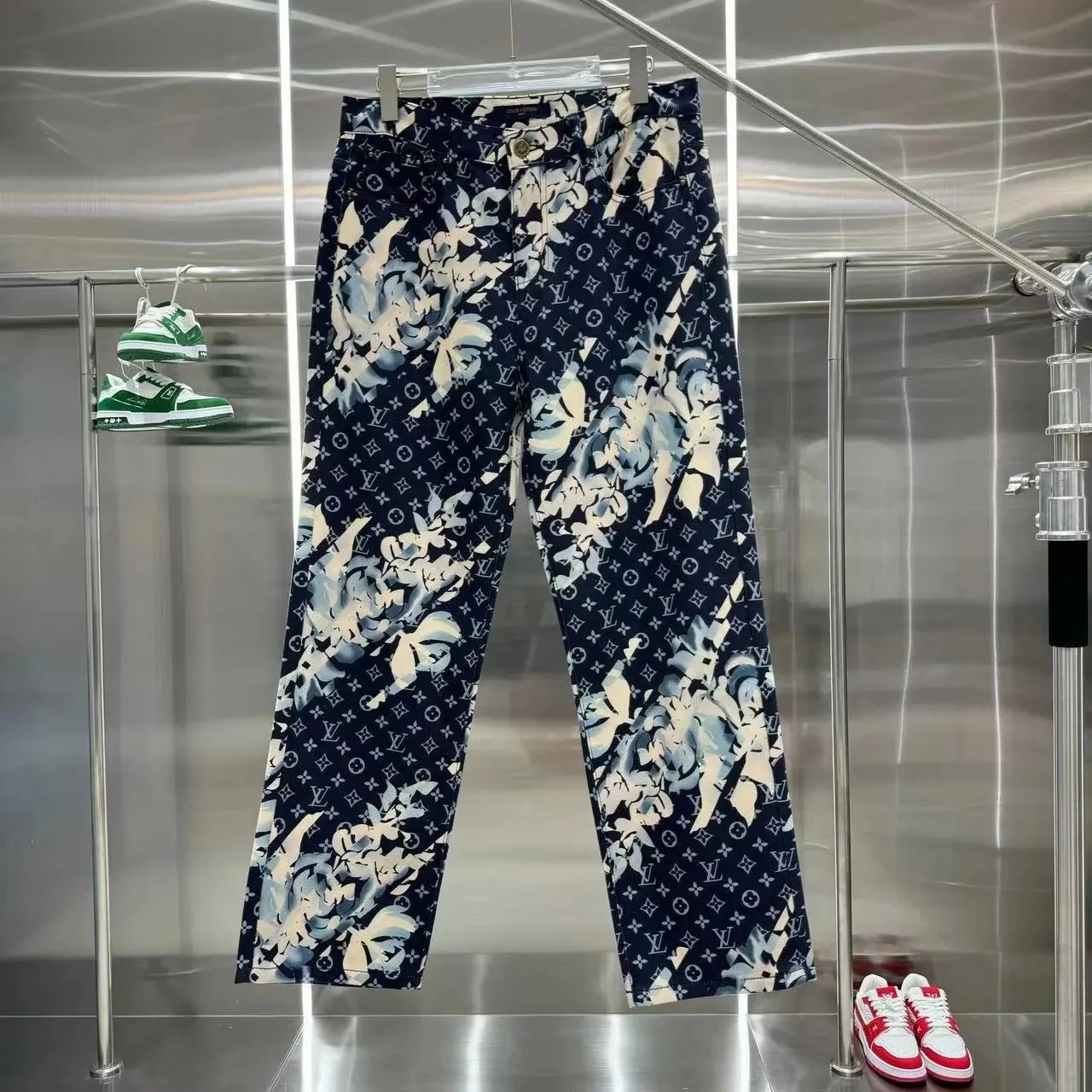 9 9