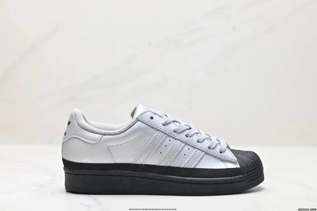32 32