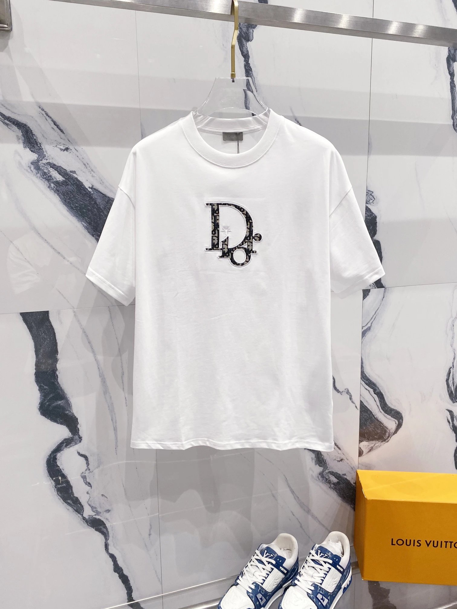 8 8