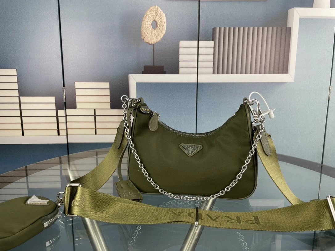3 3