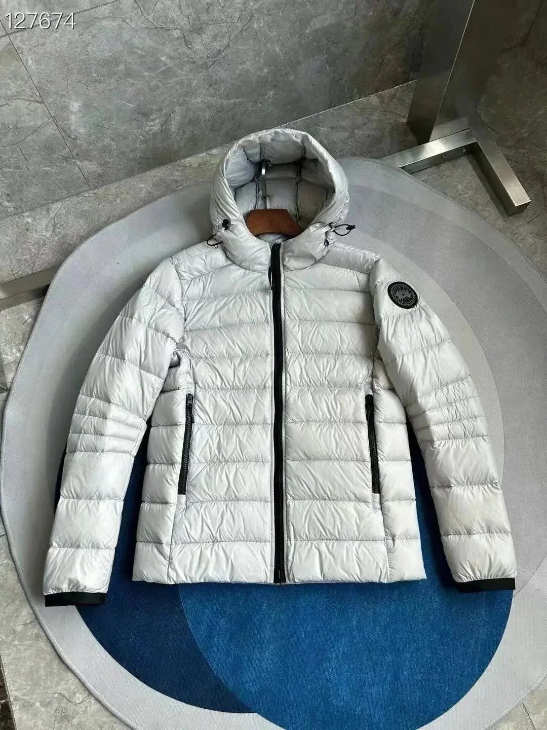 32 32